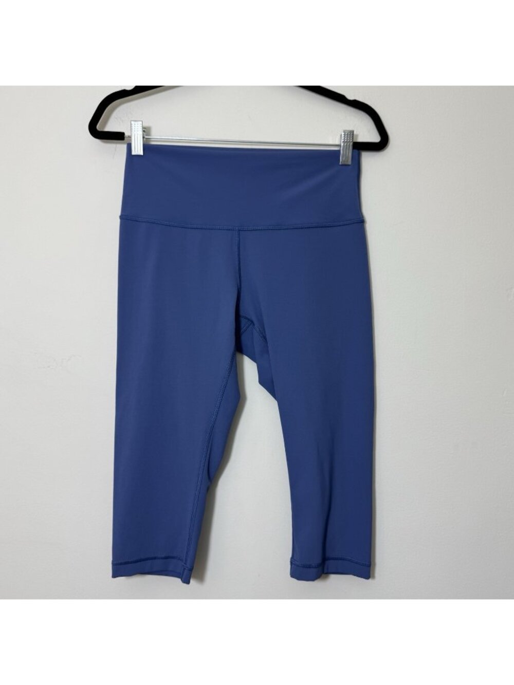 Lululemon Women Wunder Under Train Crop Capri Size 8 Blue 17” Inseam